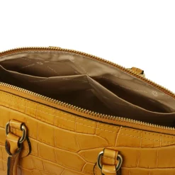 Bauletto aus Leder mit Kroko-Prägung