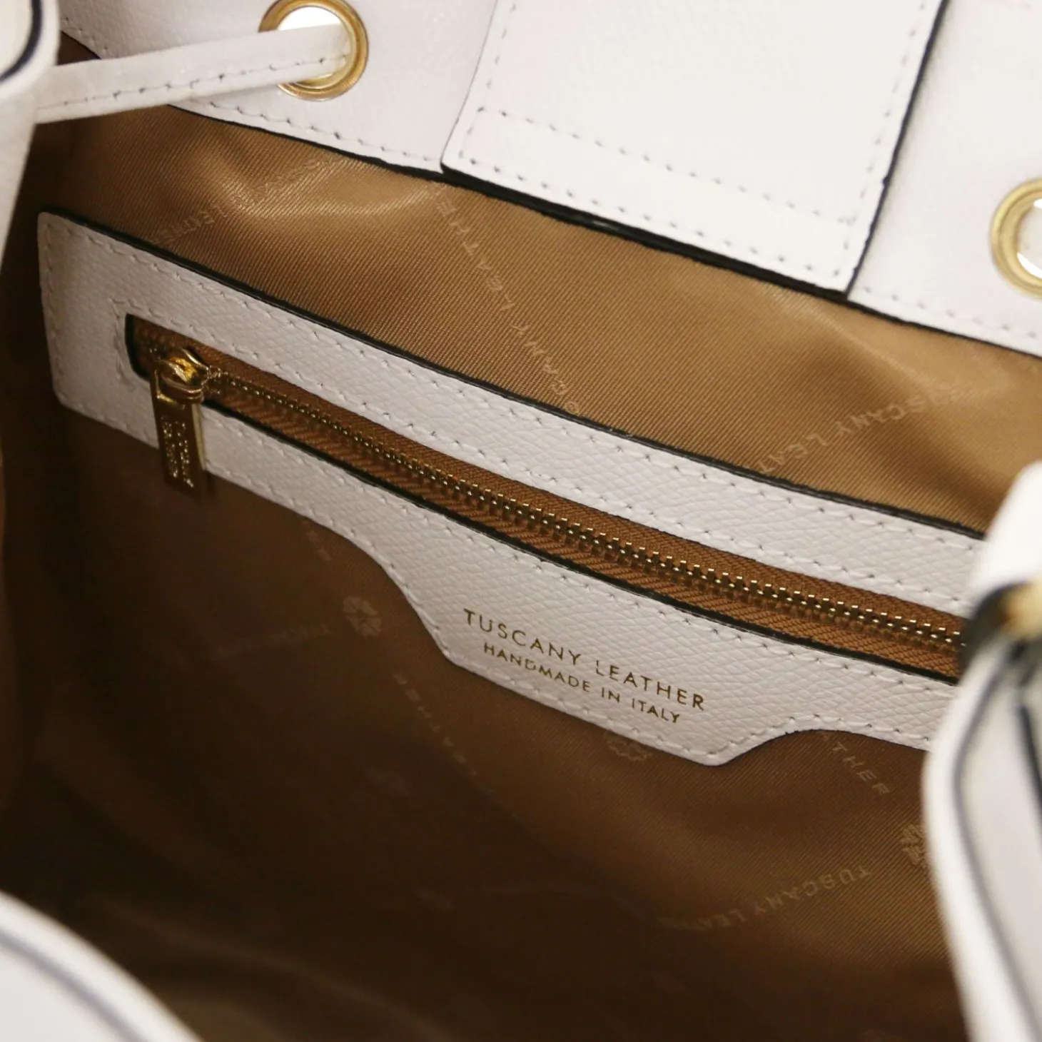 Beuteltasche aus Leder