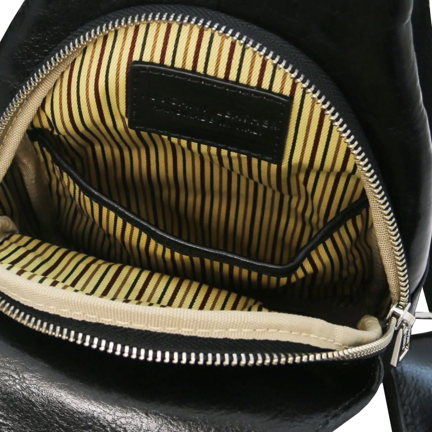 Brusttasche aus Leder