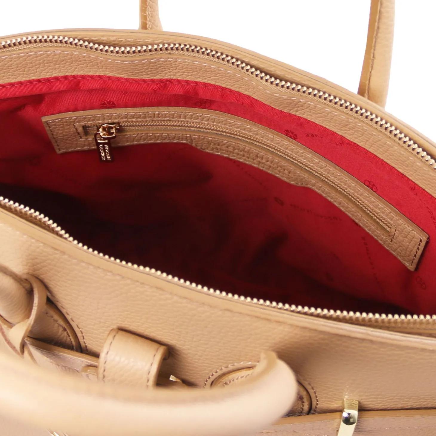 Handtasche aus Leder mit Goldfarbenen Beschläge