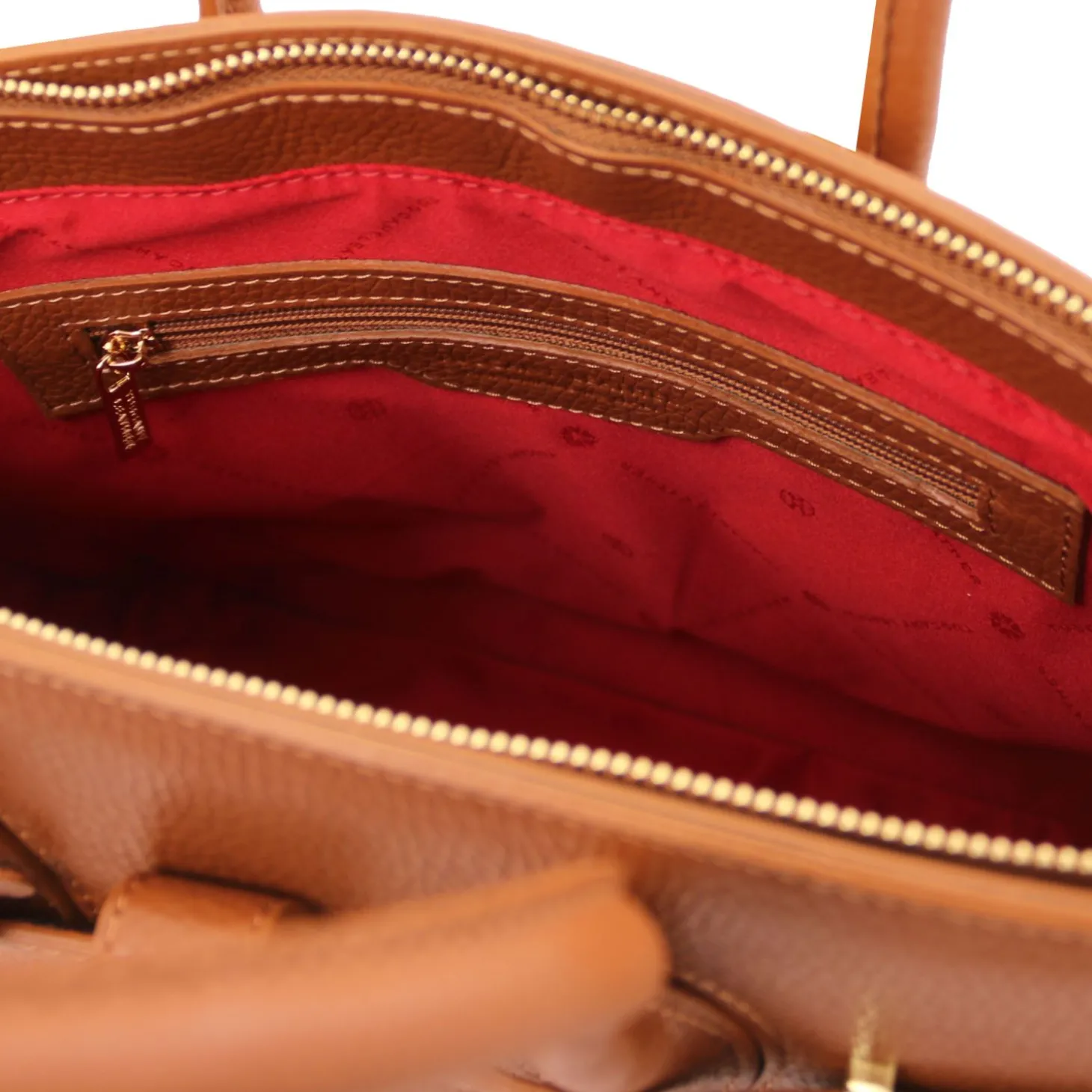 Handtasche aus Leder mit Goldfarbenen Beschläge