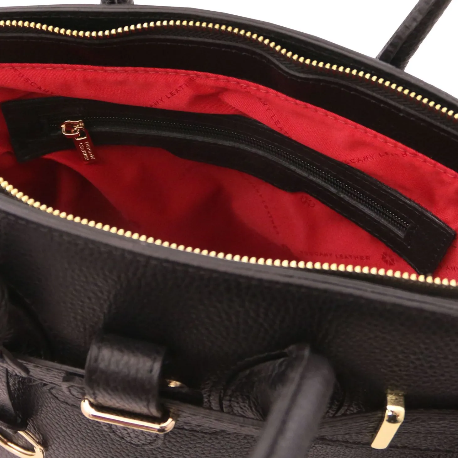 Handtasche aus Leder mit Goldfarbenen Beschläge