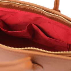 Handtasche aus Leder mit Goldfarbenen Beschläge