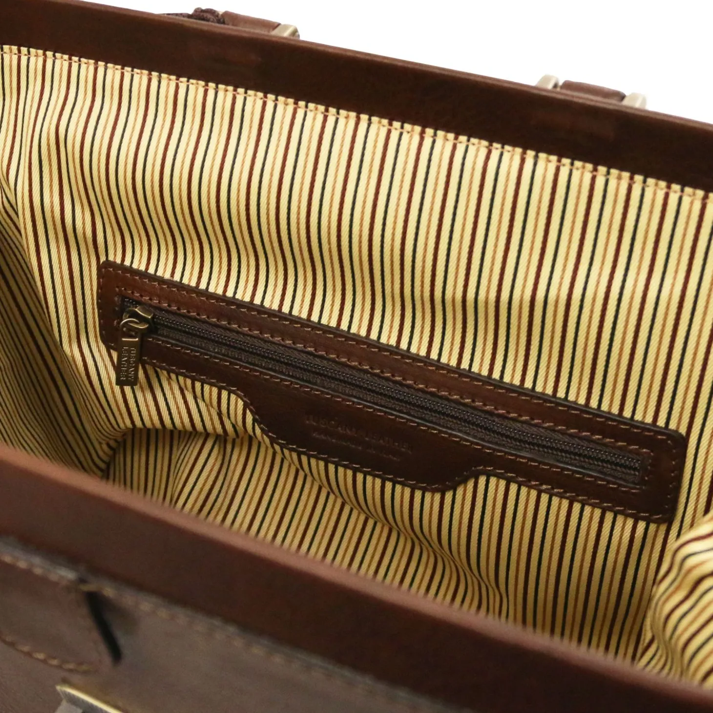 Klassische Doktortasche aus Leder mit Schnalle