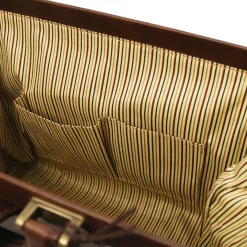 Klassische Doktortasche aus Leder mit Schnalle