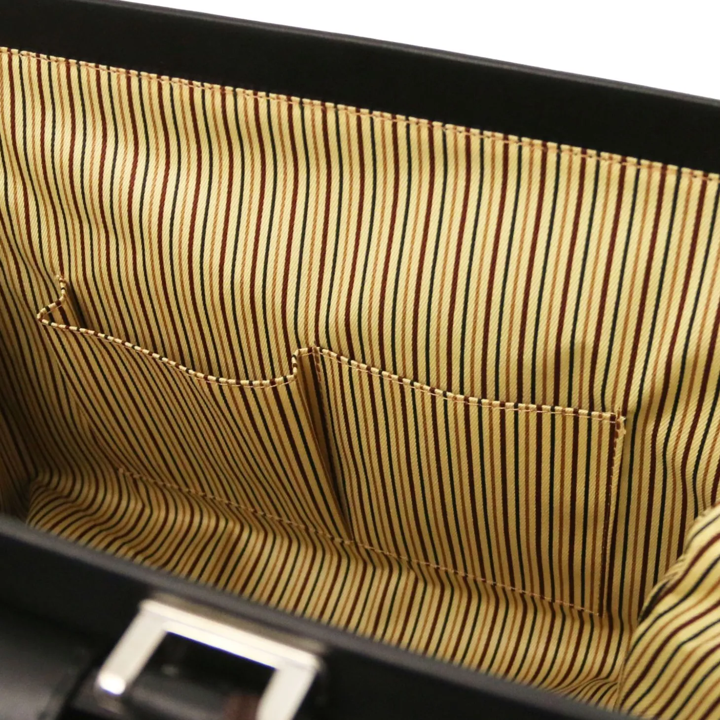 Klassische Doktortasche aus Leder mit Schnalle