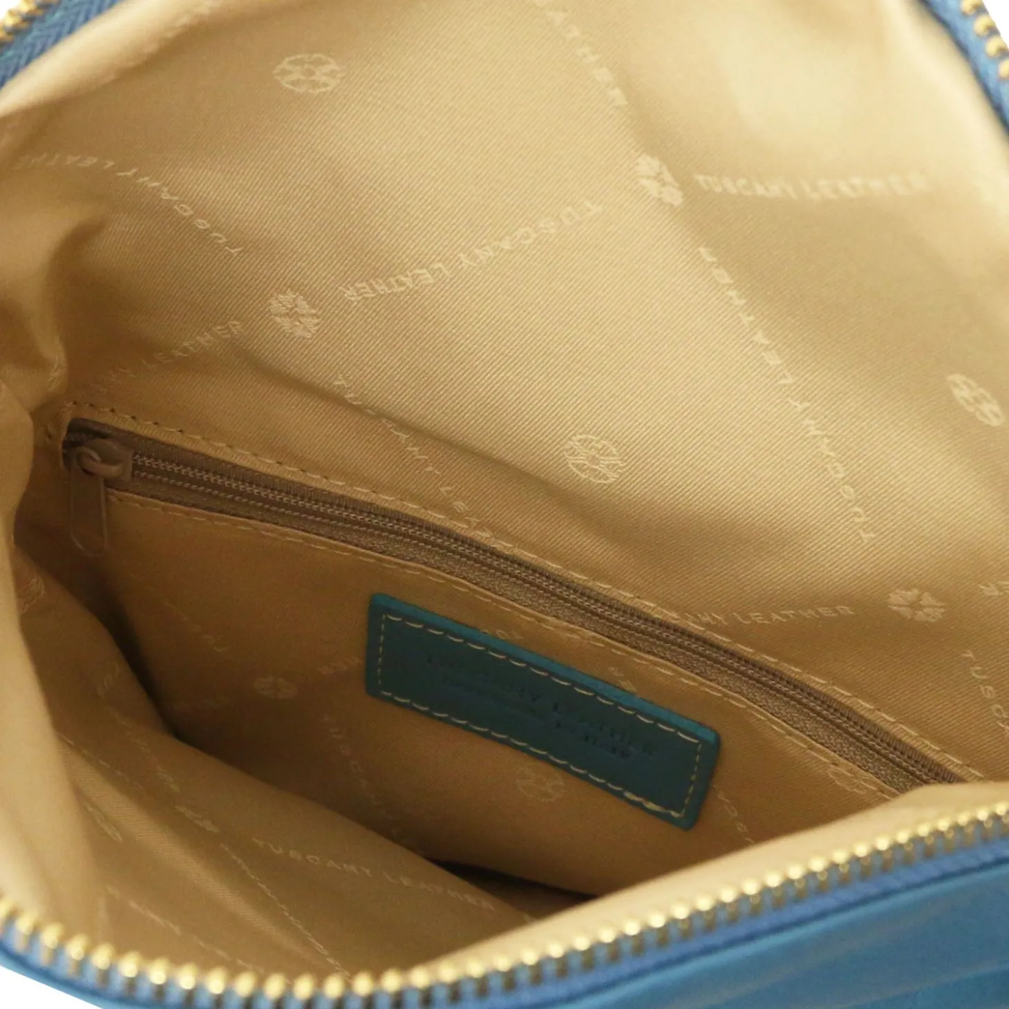 Schultertasche aus Leder mit Quasten