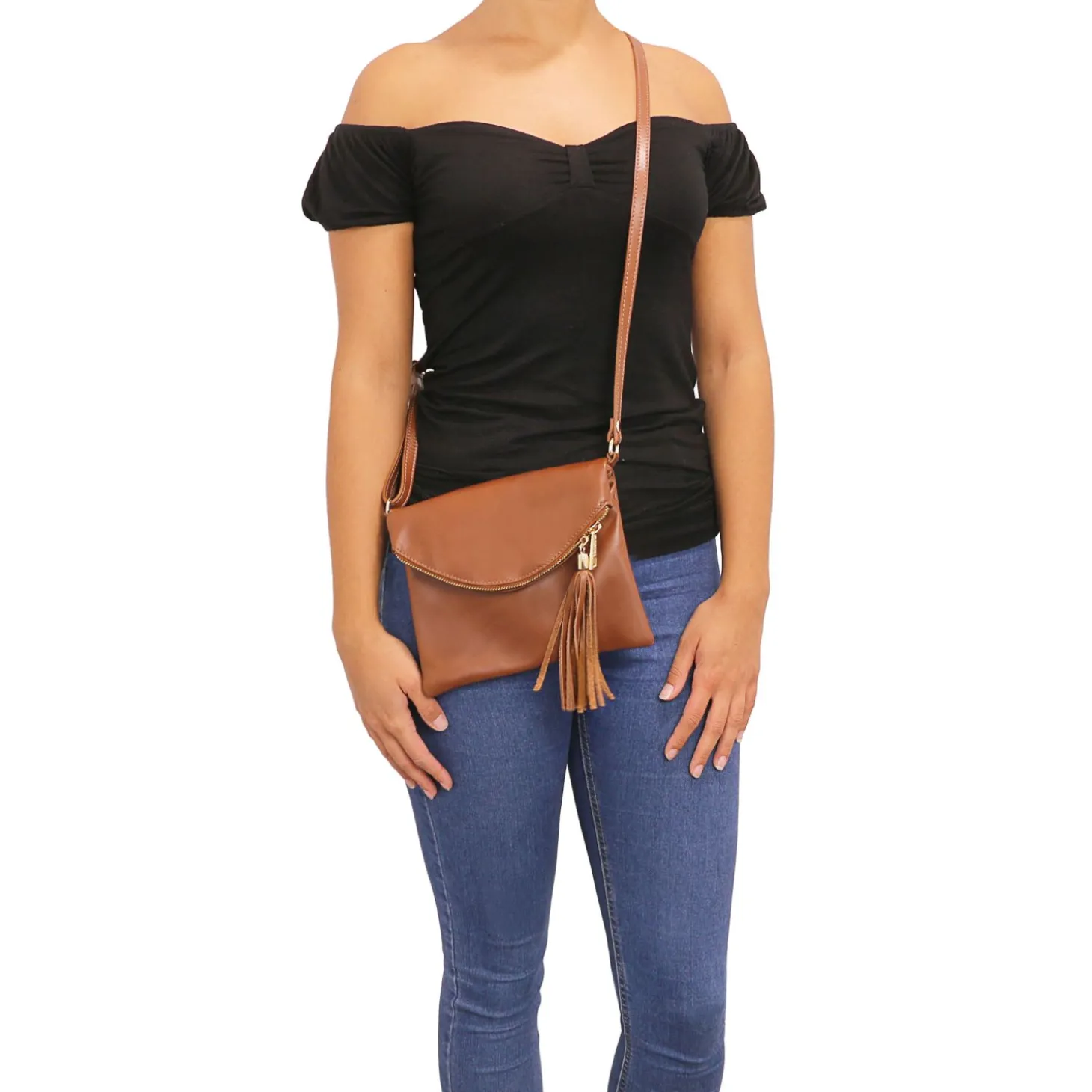 Schultertasche aus Leder mit Quasten