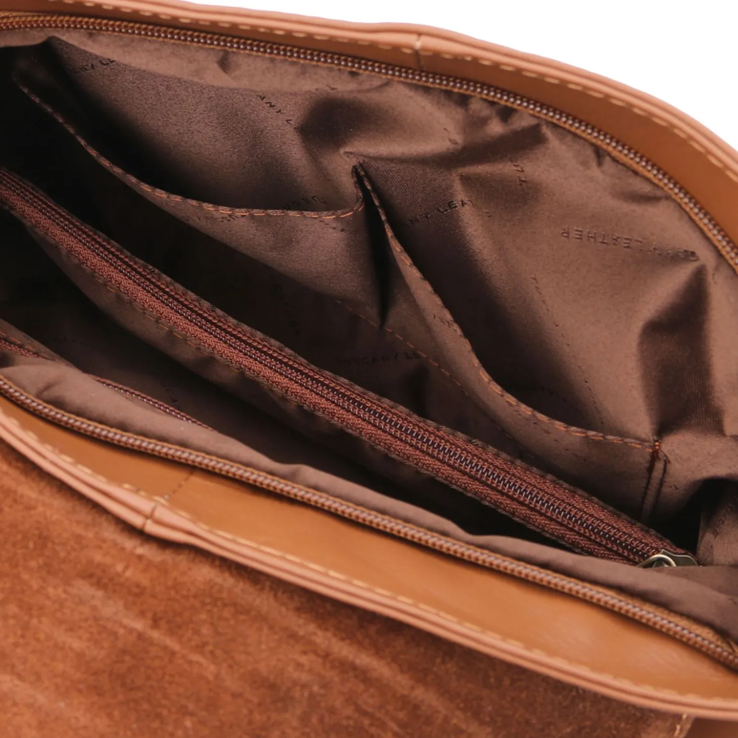 Umhängetasche aus Weichem Leder mit Quasten